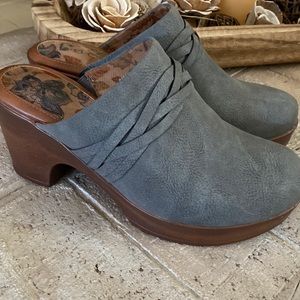 Boc clogs new